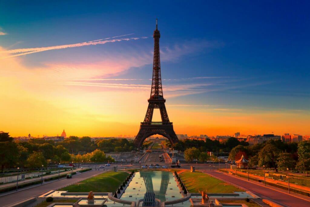 É possível estudar em inglês na França? Veja opções de cursos