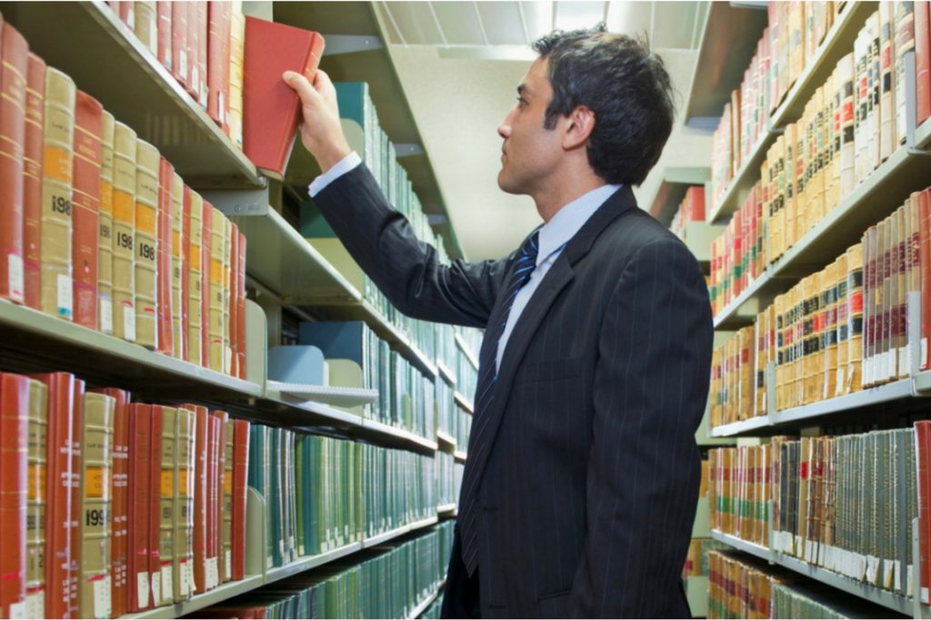 Ser fluente em inglês não é suficiente para estudar Direito nos Estados Unidos