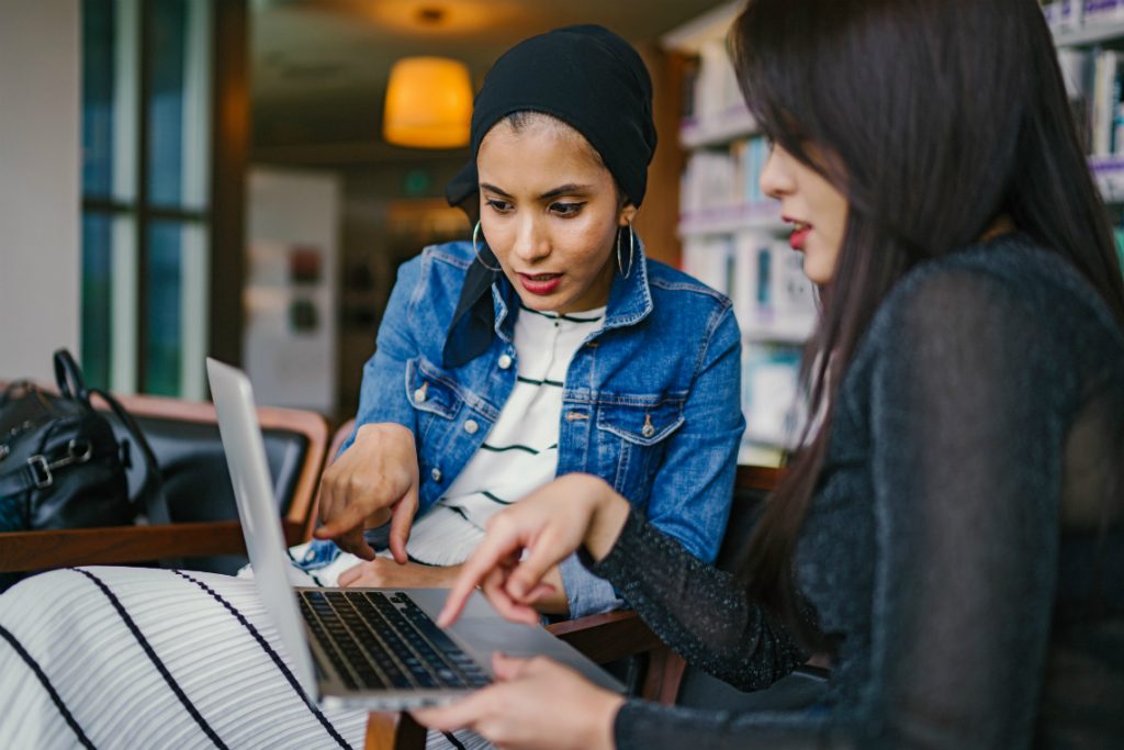 Pós-graduação no exterior: dica para escolher universidades com projetos multidisciplinares