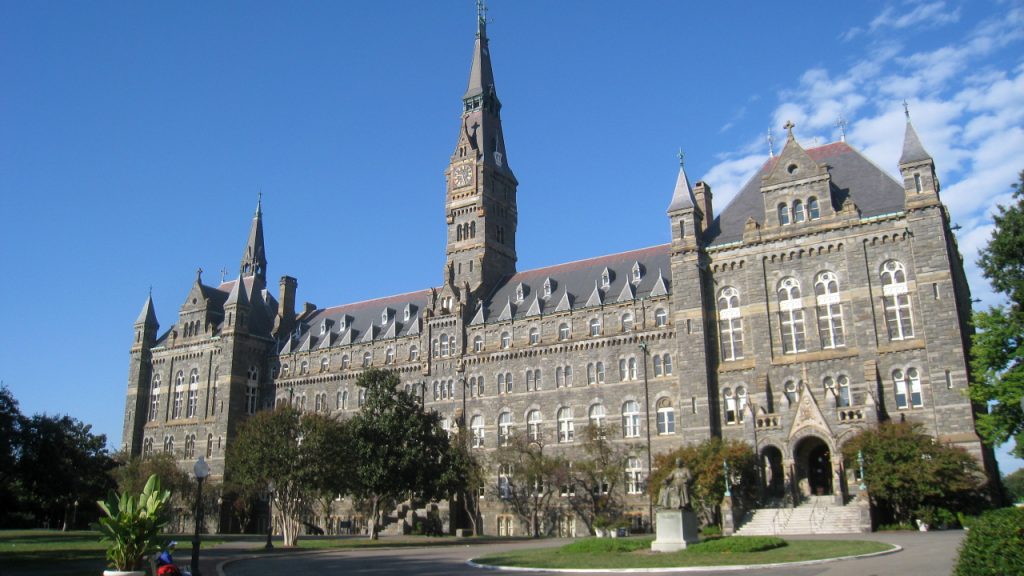 Universidade de Georgetown oferece bolsa para programa de liderança