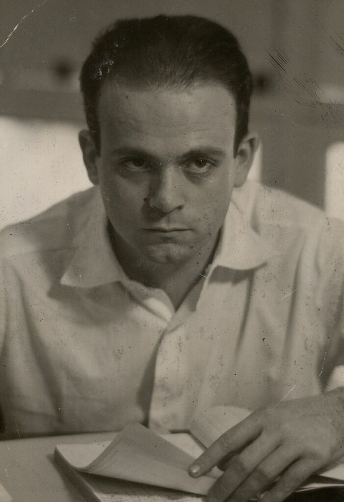 César Lattes - Domínio Público